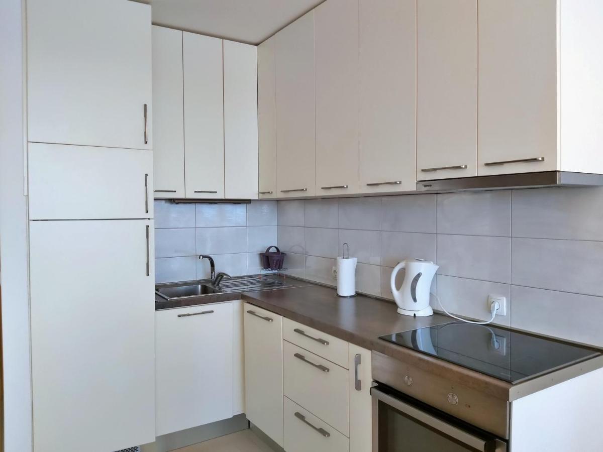Apartment Lora Омиш Экстерьер фото